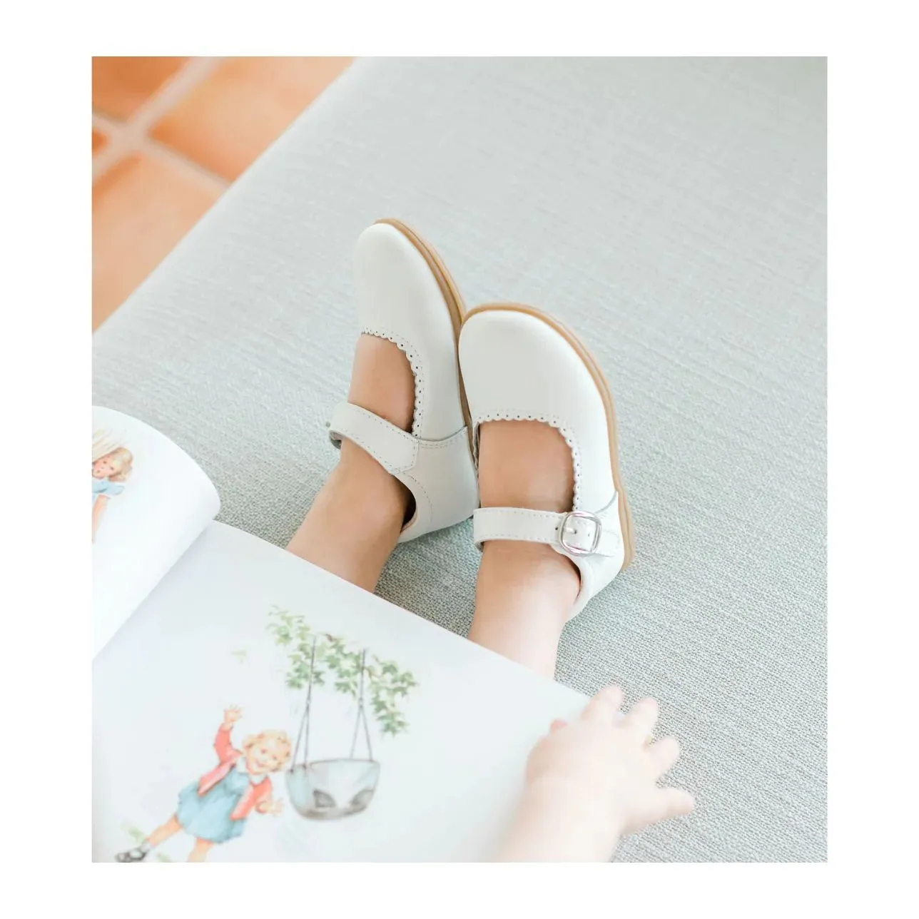 Chloe Classic Scalloped Leather Mary Jane - White