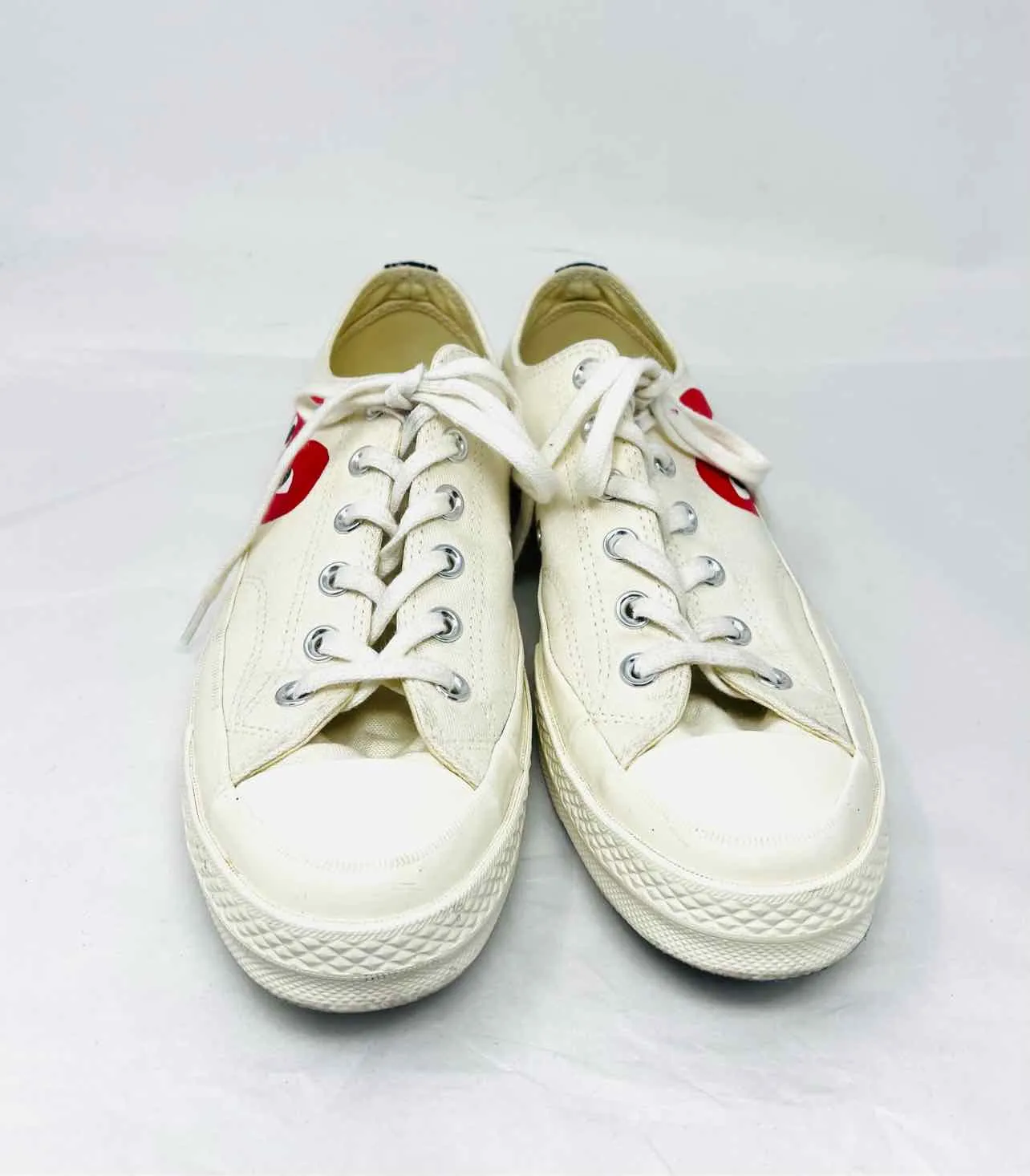 Converse Size 9 Cream/Red Print Canvas Shoes Sneakers