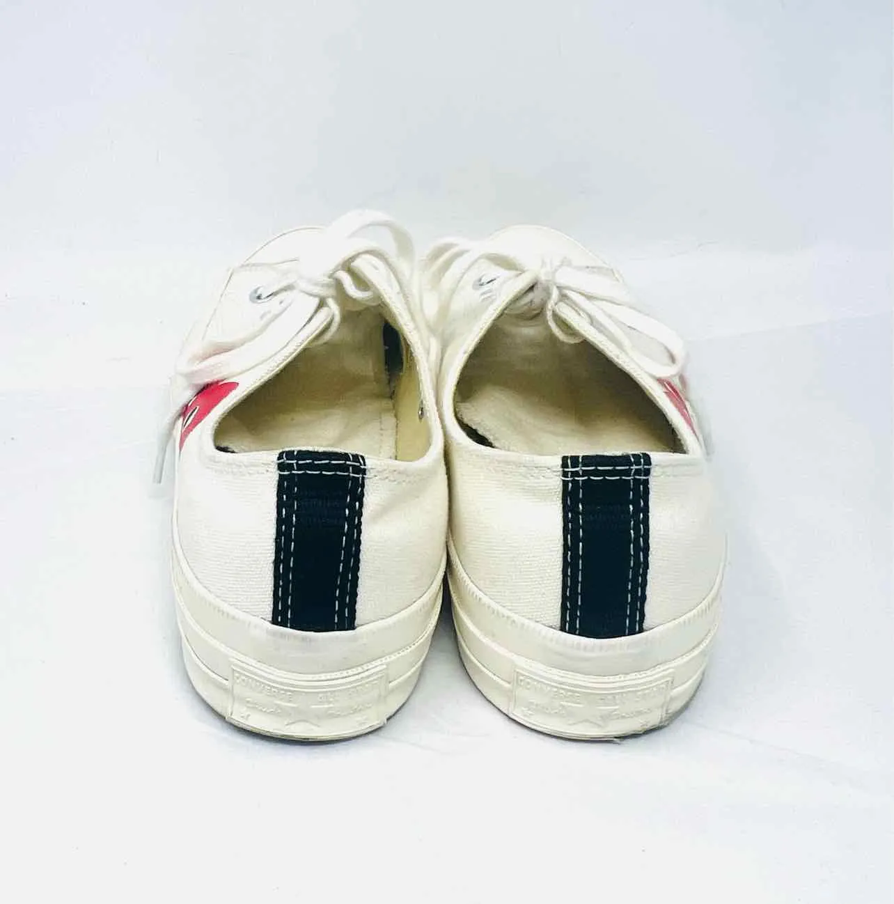 Converse Size 9 Cream/Red Print Canvas Shoes Sneakers