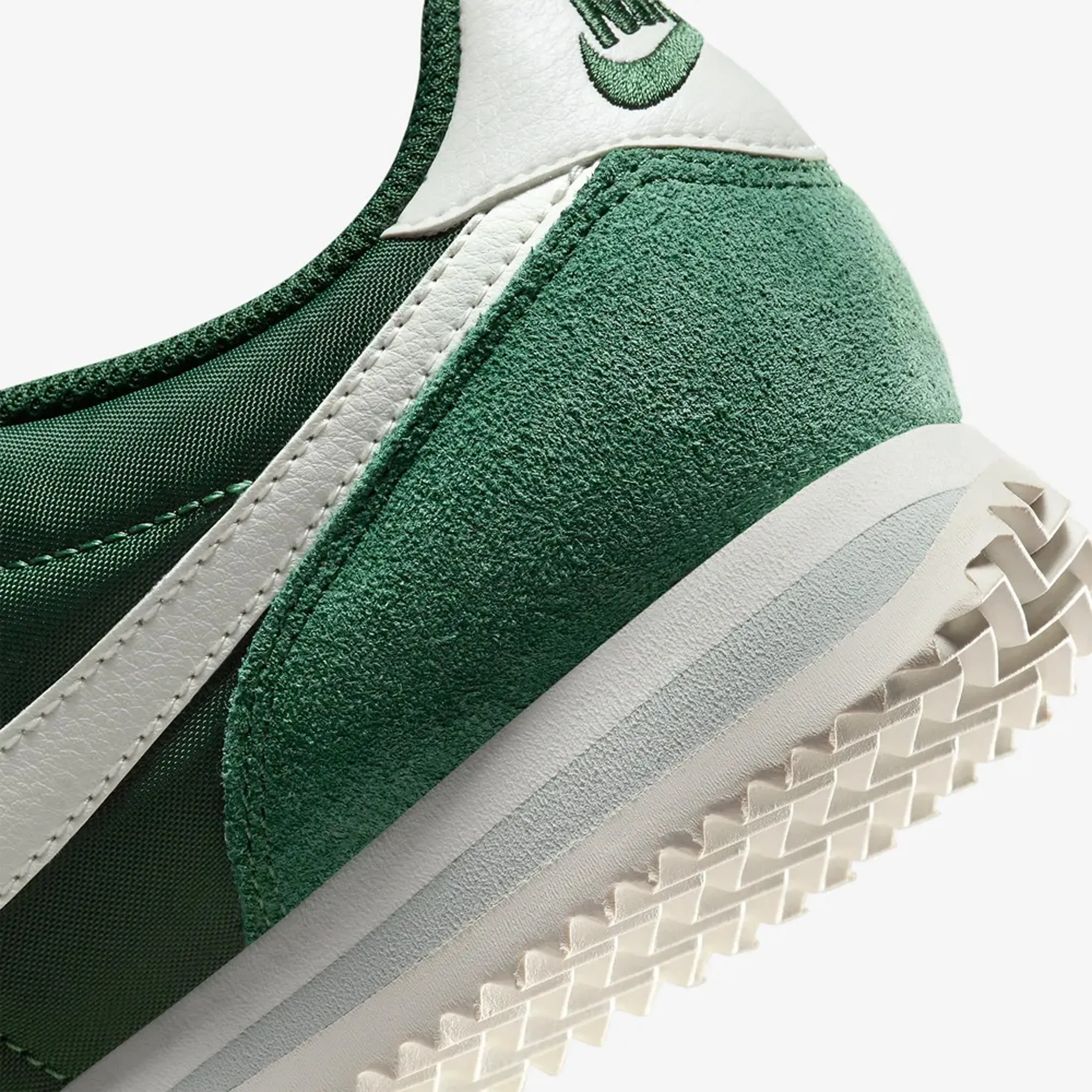 Nike | WMN'S CORTEZ  { FIR/SAIL-SAIL-LIGHT SILVER